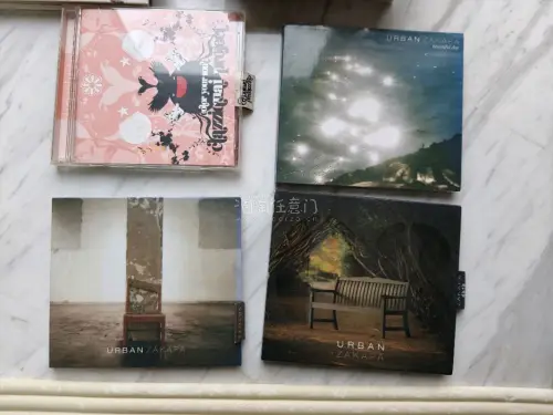 因为购买的有书集的原因，决定凑很多cd发一次海运线，这次合单的CD数量差不多20张左右，选择保留原包装，最终合单重量在6kg，收到包裹的那一刻，拿在手上真是沉甸甸的，这一单是我攒了一个月左右的东西，开箱的过程真是满满幸福感。
各种韩剧OST，还有泰妍日专，日单CD，...