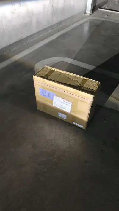 超级大的一箱，真是一台巨无霸越野车唷