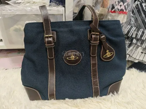 第一次用挖煤姬买包，购物体验不错，用的竹蜻蜓物流很便宜，到货也快，很喜欢的两个西太后包，比国内便宜很多，国内很少有这种款式。