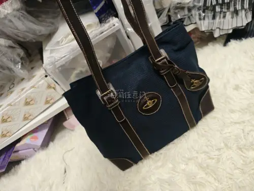 第一次用挖煤姬买包，购物体验不错，用的竹蜻蜓物流很便宜，到货也快，很喜欢的两个西太后包，比国内便宜很多，国内很少有这种款式。