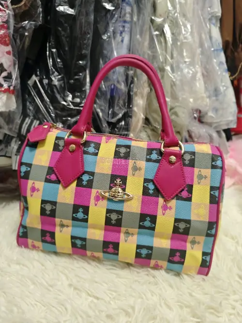 第一次用挖煤姬买包，购物体验不错，用的竹蜻蜓物流很便宜，到货也快，很喜欢的两个西太后包，比国内便宜很多，国内很少有这种款式。
