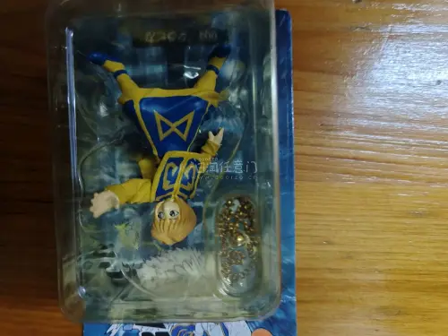 这是日特任意门6月分享六，这次买到的是全职猎人酷拉皮卡的限定小人偶，做工很精细，我很喜欢这款在国内不大好收，这回买到算是运气不错。