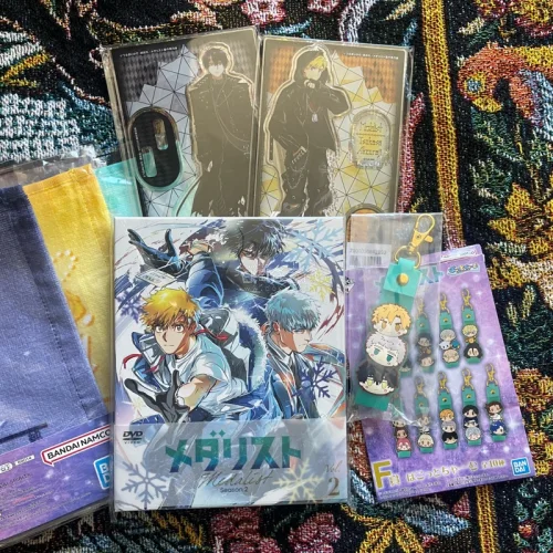 赞了一段时间的东西终于都到了～ 最近汇率越来越好了，适合切煤！メダリスト让我第一次有买BD的冲动，因为老师的画风实在太美啦? 看着就超级幸福～～