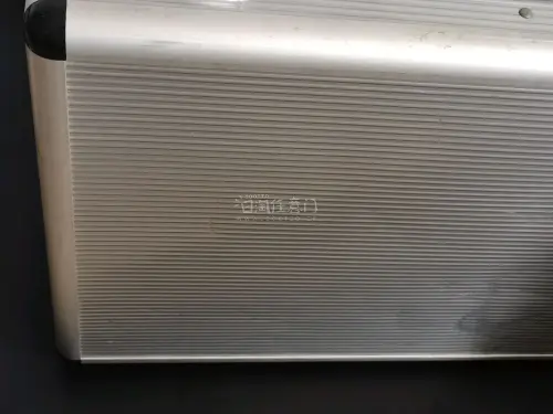 这次在挖煤姬收到的一款收纳箱，使用的是ems物流，物流很快打包也很好，很高兴能给自己的音响设备找到这款收纳箱，我比较满意，这家出的箱子很结实，收纳都是十分的便捷实用还有锁扣，一次很满意的体验