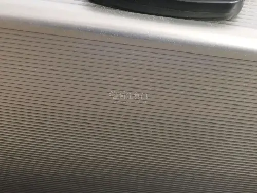 这次在挖煤姬收到的一款收纳箱，使用的是ems物流，物流很快打包也很好，很高兴能给自己的音响设备找到这款收纳箱，我比较满意，这家出的箱子很结实，收纳都是十分的便捷实用还有锁扣，一次很满意的体验