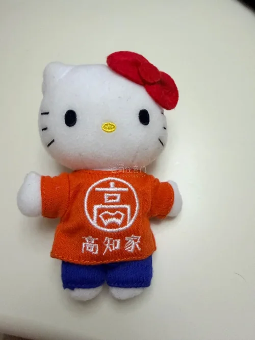 拍下的Kitty特别可爱，每一只都很精致，而且都是比较稀缺的款式，每一只我都很喜欢，送给朋友他们也很喜欢，原本以为这么多只kitty的运费会很贵，没想到居然只有770日元！而且物流也很快。整体非常满意的一次购物体验～