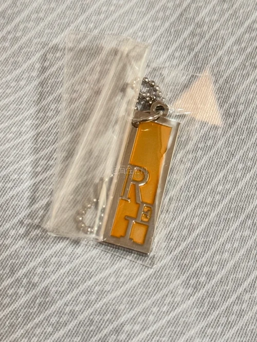 入手的这款手办周边品相特别好，在挖煤姬下单拼团很安心。整个采购对接顺畅，运费税费标注得明明白白，没有乱收费。等待清关的过程心里也很踏实，期待完好无损收货，以后买日系周边还会继续蹲这家拼团。
