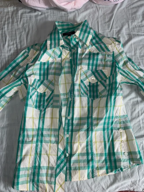 有是一期中古美美衣分享！！！强烈推荐挖煤姬海淘衣服！操作简单易上手，代拍稳定，能挖到不少绝版日单服饰。包裹加固到位，衣物完好无损，没有受潮异味。全程物流可追踪，到货时效稳定，费用一目了然没有隐形收费。实物成色和卖家描述相符，做工质感在线，轻松实现海淘自由，已经安利给...