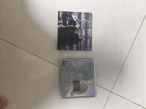 这次选择的是ems，买了些喜欢的音乐专辑。到货挺快的，东西也无损，非常的满意。下次还会继续支持任意门的。
