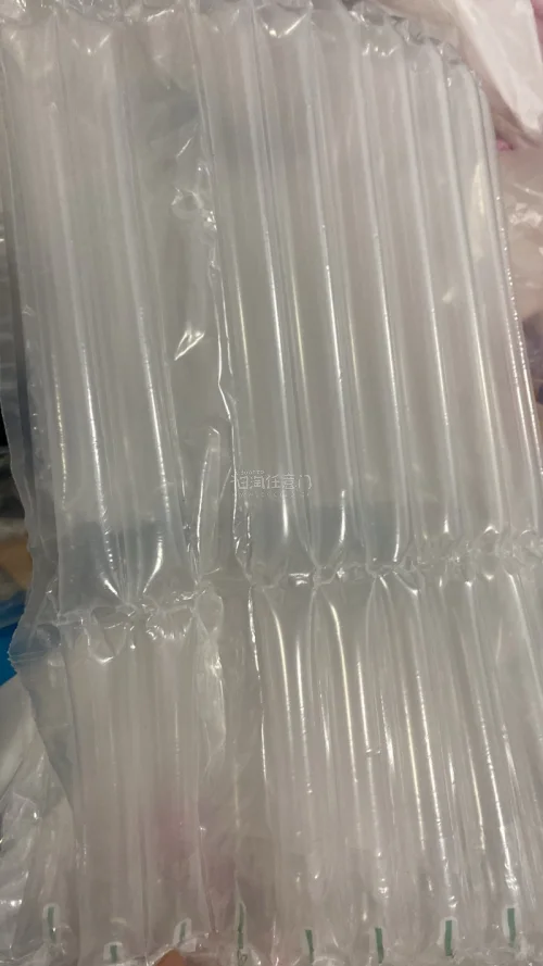 刚刚用这个软件还忐忑不安 第一次买下非常之顺利 卖家也发货很快 迅速入库后 就选择邮寄方式啦 纠结了还久 有选择便宜的快递 攻略也有做～ 运输的特别好 包装也没有什么破坏 很安全！！拿到和描述的一样～非常感谢！会继续使用的 现在已经购买了好多 期待～^ω^