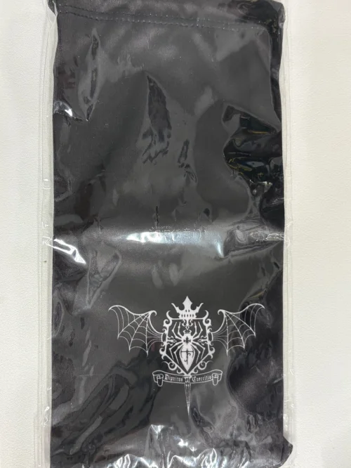 这次用挖煤姬切了一些黑执事的古早周边 国内几乎收不到没想到在挖煤姬上切到了 真的是非常的惊喜 总体切煤切下来非常丝滑 一站式服务让人超级安心 选择的五六十竹蜻蜓比想象中要快好多 非常棒的一次购物体验