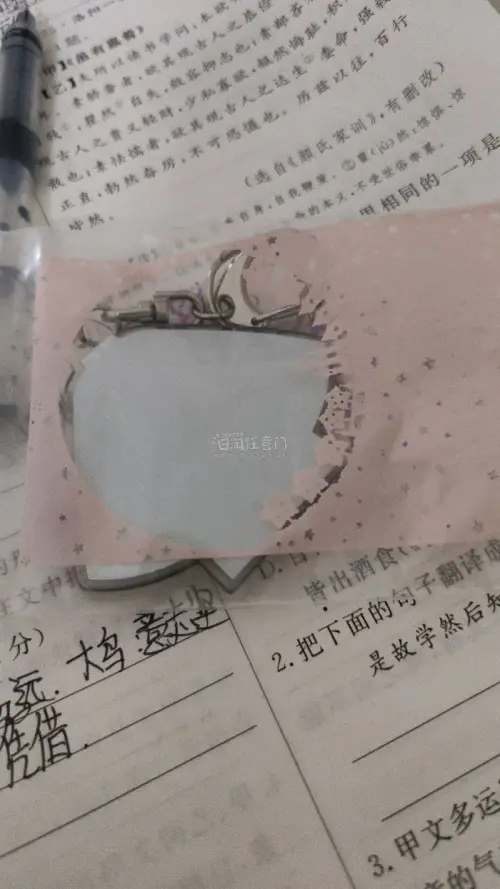 这个在日本常见吗，挺萌的，中国市场没有呢。这个官方那边有卖吗，还是说工厂自做的啊。特别喜欢，卖家超级用心，给弄了个三丽鸥特别萌的小袋子