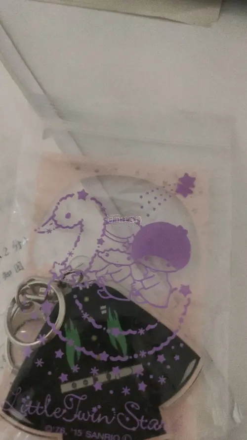 这个在日本常见吗，挺萌的，中国市场没有呢。这个官方那边有卖吗，还是说工厂自做的啊。特别喜欢，卖家超级用心，给弄了个三丽鸥特别萌的小袋子