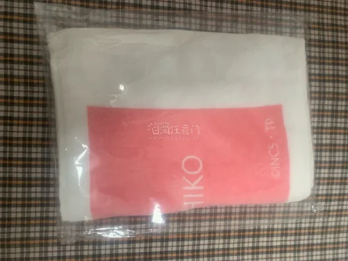 这个月通过日淘任意门买的东西到了，包括宣传单，推巾，还有live的小卡，非常满意的一次挖煤，已经日淘任意门的10级老用户了，每次用任意门都很安心。今年回购率最高的商品当然是偶像小卡了，每次出了新卡都要用任意门拿下，必须全收集。