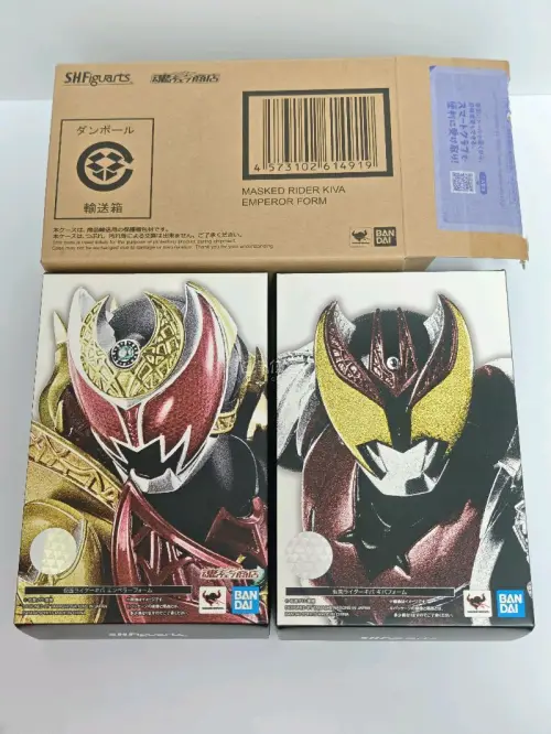 在挖煤姬切到了魔皇kiva＋kiva真骨雕，很喜欢魔皇的金红搭配，肉眼看还不错没有网上说的那么差。基础kiva素质确实不错掰起来很舒服。这次物流选择的ems非常快