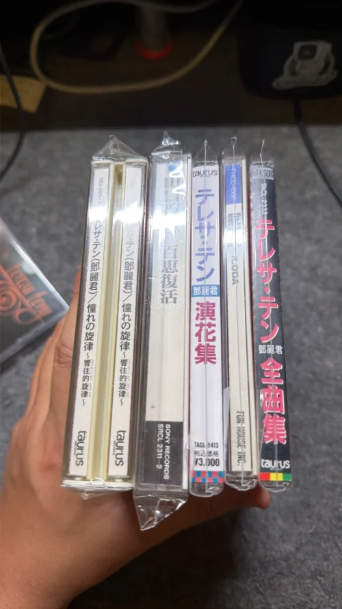 先后在骏河屋、Bookoff、雅虎拍卖入手心仪CD，三家各有特色：
Bookoff平价碟选择超多，日常补专很划算；骏河屋品相标注细致，入手不踩雷；雅虎拍卖常能蹲到稀有限定款。
三个月使用下来，碟片品相、包装都没毛病，实体收藏党可以放心冲。

#海淘唱片 #中古CD分...