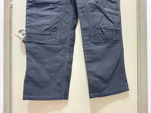非常好?值得等待，物流也比较快
上身非常合适舒服
非常百搭，是正品
以后有合适的再来
期待下次合作，