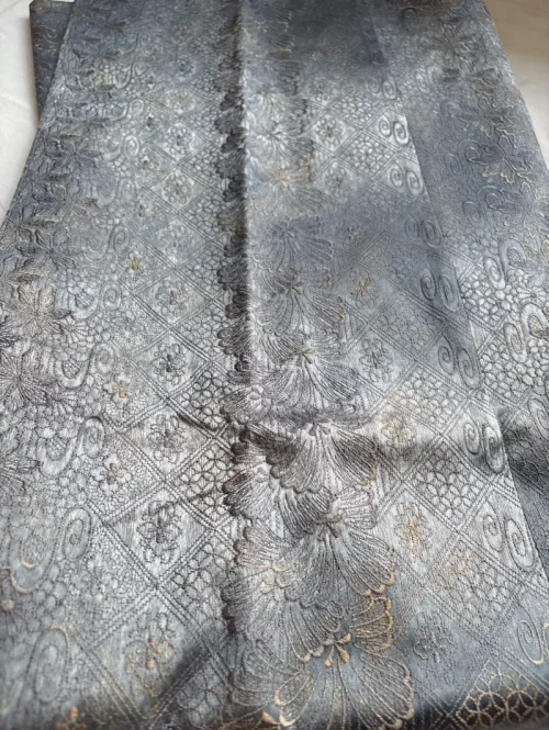 这个蕾丝刺绣花纹我好喜欢，之前一直找没搜到，刚好上个月机缘巧合看到就美滋滋拿下啦，挖煤姬发货依旧很给力，从发货到收到只用了八天，好快好满意，工作人员打包的也很安全，硬纸箱泡泡膜完美保护到了我的物品，嘻嘻又一次开心的挖煤记录