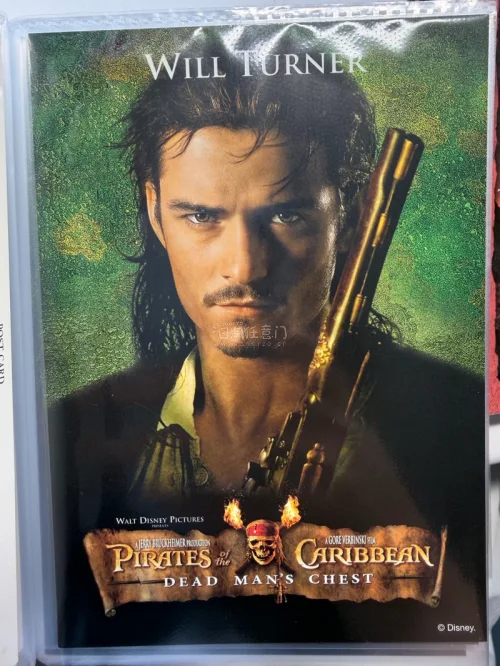 前段时间看了加勒比海盗，然后非常想买明信片，正好看到挖煤姬平台上有价格非常合适的明信片，还有电影的一些刊物等等整体买下来过程非常顺利，明信片到手之后质量质感非常好，包装的也特别的完善，一点损伤都没有，给打包的用作人员点个赞，安全下车，质感特别好跟介绍图一模一样的，超...