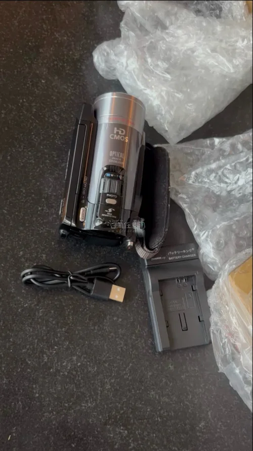 拿到手发现状态超级好，还担心运输的时候会不会破损，拿到手发现包装的非常好！赞赞赞！拿到新相机了准备开拍！