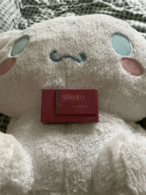 第一次用挖煤姬淘三丽鸥中古玩偶直接封神！超大只玉桂狗软乎乎巨饱满，毛发没有发黄脏污，和卖家实拍图零色差，品相超出预期！
打包特别用心，小卡包、随身小物全都单独气泡膜分装，没有磕碰压坏，包裹严实完全不怕运输受损。
物流线路清晰可查，客服答疑响应快，打包加固不用额外加钱...