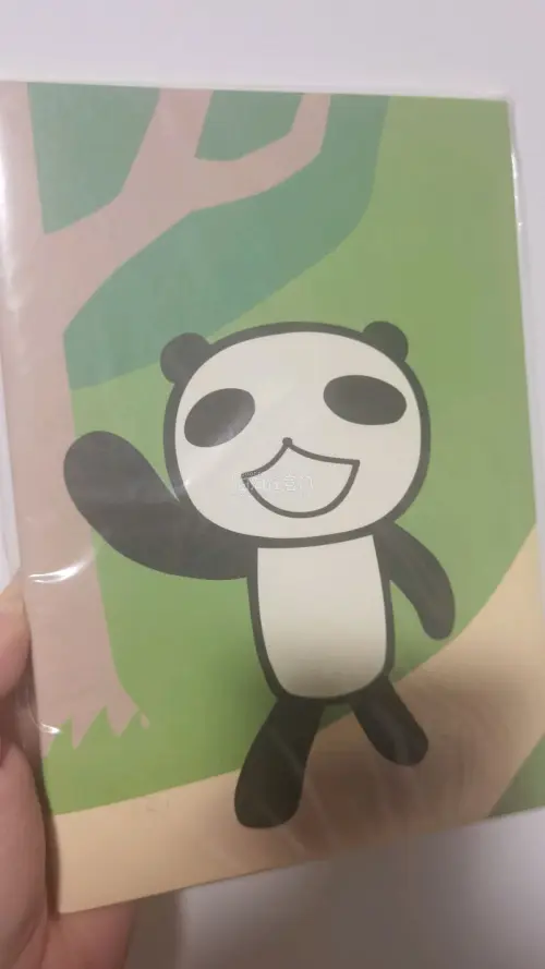 收到了可爱的本子和文件夹，在工作之余也能用到喜欢的东西真开心～还有好看的布料，虽然不知道做些什么，但是先买到手一定没错！