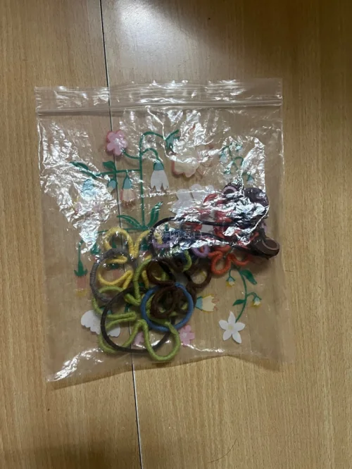 虽是二手商品，但实物很新，无暇疵，卖家保存很好，挖煤机切单迅速，打包到位，到手状态很0k ， 挖煤机Hyde，会长驻这里的。