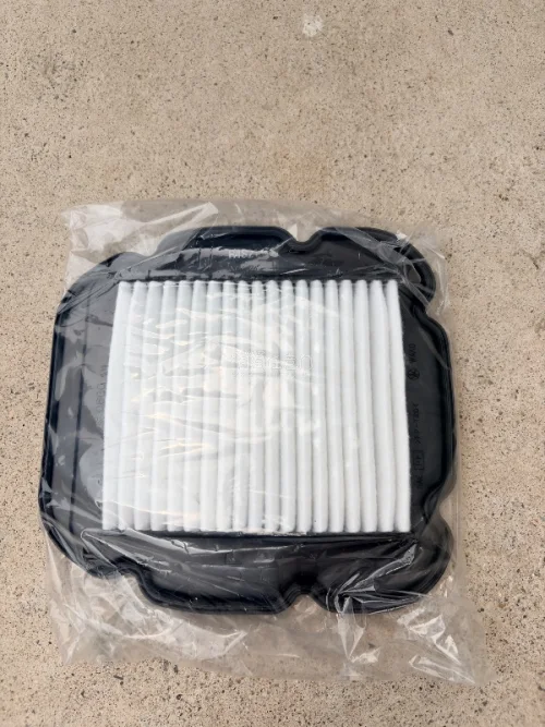 挖煤姬购买铃木DL650空气滤芯，零件编号：13780-27G10，正品保证，日本原装进口，品质一流。包裹包装严实无破损，包装空滤的塑料袋无破损发霉等情况，非常愉快的一次购物体验。