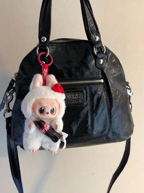这次刷软件的时候突然发现 poppy 联名的 coach 中古包，成色特别新，价格也很合适，收到手果然是美品来的！太爱了٩(๑^o^๑)۶