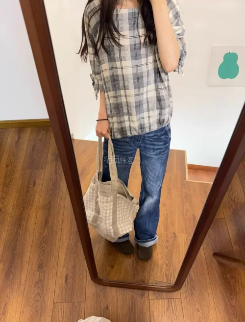 这次在挖煤姬淘了很多清冷感的衣服，每一件质感都很好哦，穿上非常显气质，款式也非常独特，会继续淘更多美丽的衣服