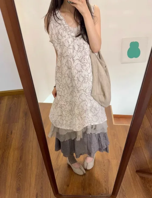这次在挖煤姬淘了很多清冷感的衣服，每一件质感都很好哦，穿上非常显气质，款式也非常独特，会继续淘更多美丽的衣服