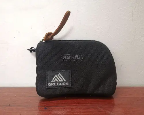 收到心爱的包包，打包依然很放心，物品包装仔细，泡泡膜填充厚实，超给力。自从认识日淘开始，就使用挖煤姬。