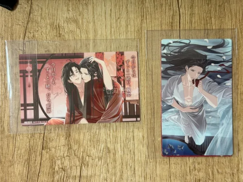 魔道祖师的特典们总是卖的很贵，我会经常翻一翻挖煤姬app里的煤炉二手平台，看有没有好价出，结果就让我看到了完结展门票特典的好价～公式茶屋的新杯垫～还有茶屋婚礼的特典～赶上挖煤姬免手续费，好爽～爽吃～国际快递也可以走竹蜻蜓，很划算～