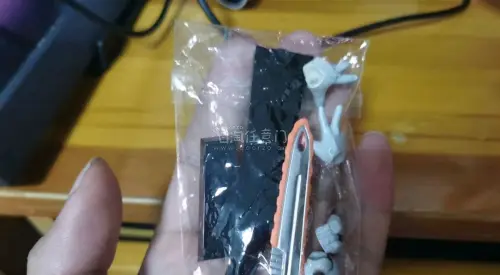 商品完全符合描述，任意门的物流很给力，发货之后都非常顺畅，包装也很好，重量很轻，价格也划算，还能用积分抵扣，真的很不错，下次有需要还会来购买！