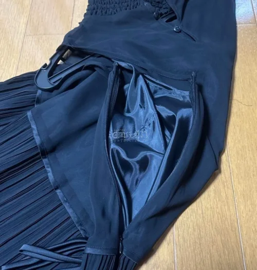 第一次使用这个app进行购物，体验很好，操作很简洁，物流也很快，收到的包裹包装很结实，商品完好无损，推荐大家使用^_^