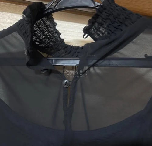 第一次使用这个app进行购物，体验很好，操作很简洁，物流也很快，收到的包裹包装很结实，商品完好无损，推荐大家使用^_^