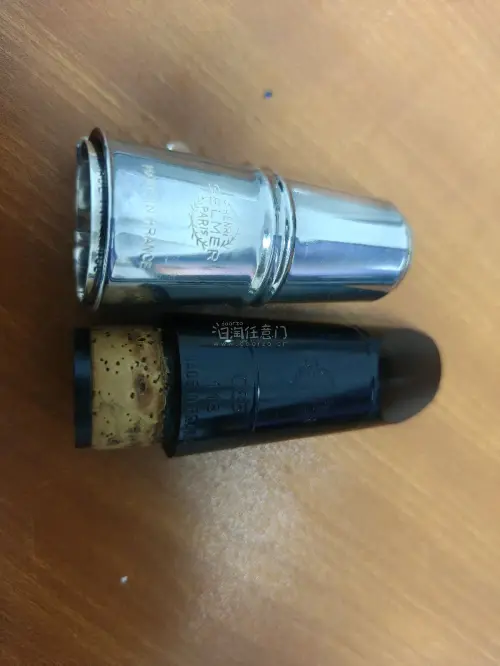 终于入手了这支心仪已久的塞尔玛10G，声音果然名不虚传，温暖醇厚且有很强的投射力，低音共鸣极佳，非常有交响感。虽然是几十年的老乐器，但这支状态保持得很好，机械顺滑，音准也在线。吹起来阻力比10S稍大，但适应后表现力极强，确实是能对标R13的经典好管。

