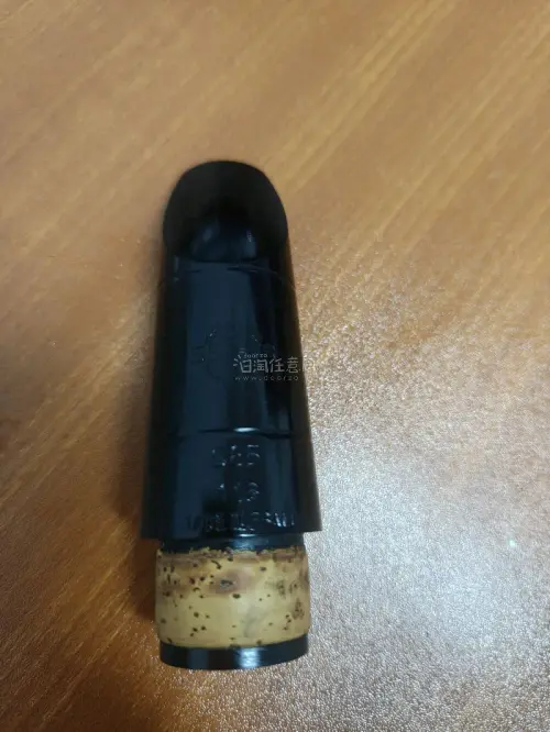 终于入手了这支心仪已久的塞尔玛10G，声音果然名不虚传，温暖醇厚且有很强的投射力，低音共鸣极佳，非常有交响感。虽然是几十年的老乐器，但这支状态保持得很好，机械顺滑，音准也在线。吹起来阻力比10S稍大，但适应后表现力极强，确实是能对标R13的经典好管。

