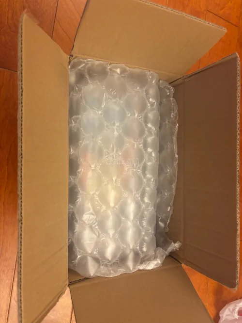 竹蜻蜓对于这种小包裹 真的是最佳选择 运费性价比高 防护也做的非常到位 一层厚气泡膜 两层薄气泡膜 手办的盒子非常棒 八角尖尖
