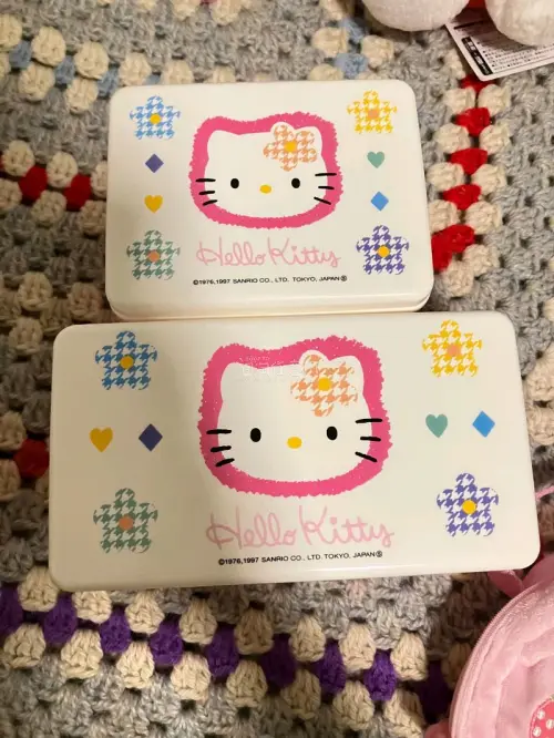 东西都炒鸡可爱啊，很新很干净～，等待第二波到手，希望也这么好，包的也还可以，价格也合适，简直堪称完美