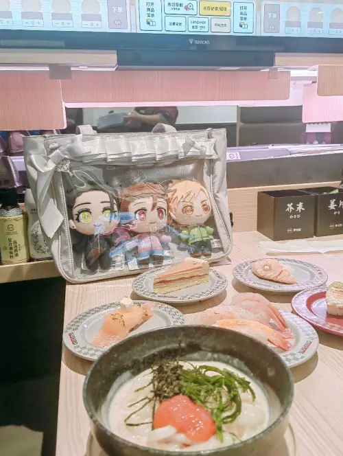 这次主要切的是furyu的娃～加上国际邮费也很优惠！走的竹蜻蜓物流也很快很给力！
几个娃都是单独套了防水袋回来的，吊牌也没有折痕，纸箱特别硬，很安全！