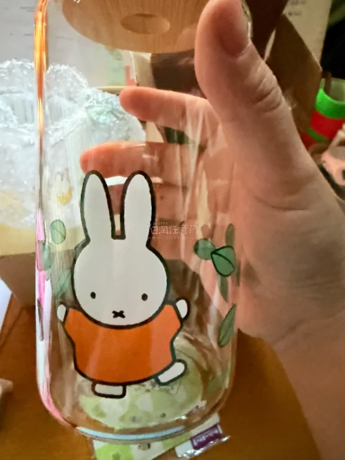 从购物到送达耗时非常的短，然后挖煤姬包装特别的好，令人安心，当时买这两个玻璃杯特别担心会碎掉，但是送达的时候发现包装超级好，一定要保留原箱➕加固，就连杯子里的玻璃吸罐都完好无损，太棒了，超级满意的购物体验♪(๑ᴖ◡ᴖ๑)♪