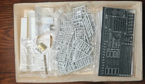 对比不少日淘渠道后固定在这下单，整体流程简单好操作。发货速度快，包裹加固做得很到位，完全不用担心运输挤压损坏模型。原版模型做工精致，细节刻画丰富，没有缺件、毛刺等问题，客服回复及时，非常适合模型收藏爱好者。