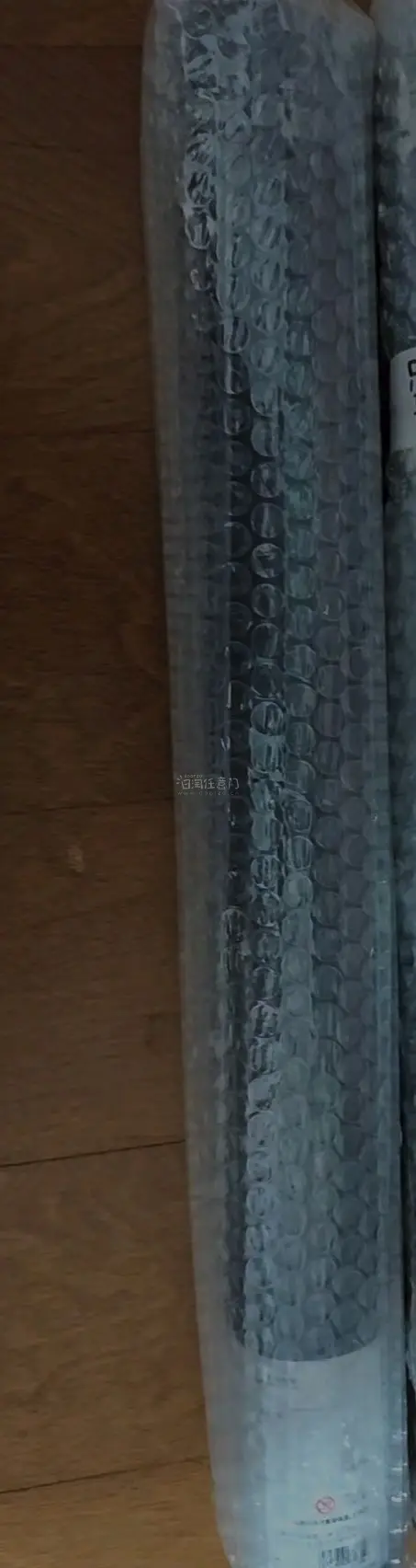 终于在挖煤姬蹲到心仪挂画，完美安全下车！卖家实物品相和描述完全一致，印刷色彩细腻清晰，布料质感超好。必须夸打包，加多层气泡膜防护，漂洋过海到手零折痕、无磕碰。下单、入库、合单全程流程透明，物流速度稳定，海淘谷子太省心，以后收周边认准挖煤姬！