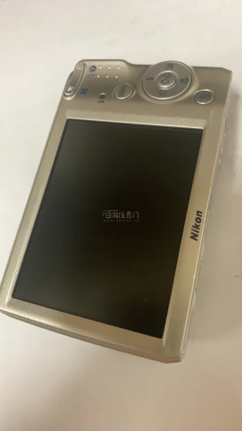 在挖煤姬淘CCD体验很棒，自带翻译选购无压力，价格划算。包装厚实无磕碰，物流更新及时，相机成色与描述一致，复古出片，海淘新手也能安心入手。