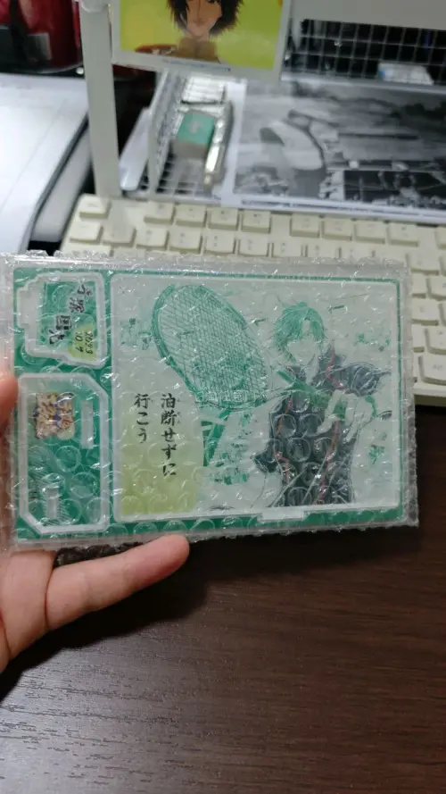 这次在挖煤姬煤炉切的手冢国光生日立牌完美下车！下单秒切，内置翻译看得很清楚，卖家实拍成色和实物无差别。入库会拍照核对品相，我中途担心长途运输刮花立牌，主动找客服咨询加固和物流时效，客服回复速度很快，全程耐心跟进包裹在途动态，有问题不推诿。
打包特别用心，立牌单独套保...这次在挖煤姬煤炉切的手冢国光生日立牌完美下车！下单秒切，内置翻译看得很清楚，卖家实拍成色和实物无差别。入库会拍照核对品相，我中途担心长途运输刮花立牌，主动找客服咨询加固和物流时效，客服回复速度很快，全程耐心跟进包裹在途动态，有问题不推诿。