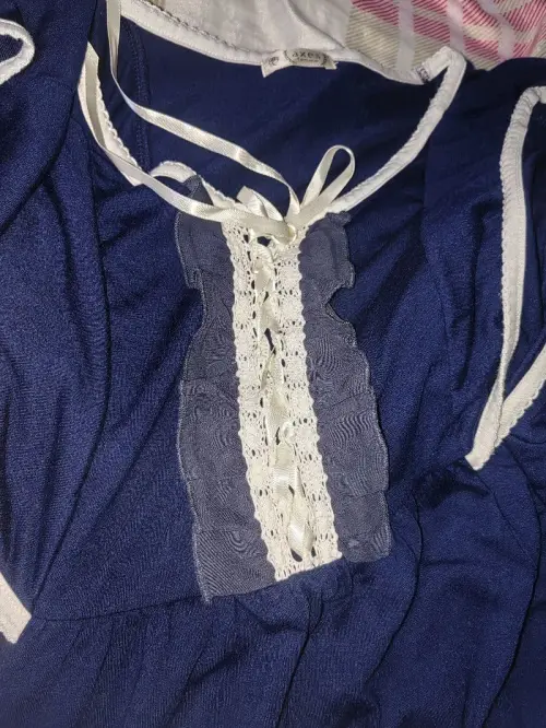 第一下买ax嘿嘿，好漂亮啊，到手都惊了，给力给力，谢谢挖煤机提供平台哈哈哈，不知道为啥拍的照片那么糊。那依稀能看清衣服的美吧