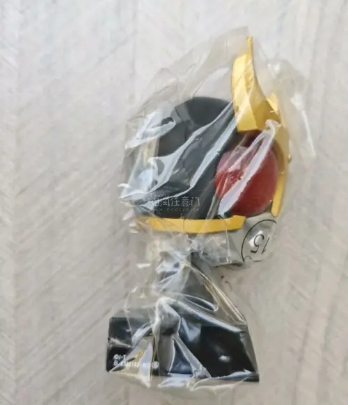不错不错，竹蜻蜓打包的很给力很整齐，直接拆箱就把玩具拿出来摆弄，这个假面骑士不同角色不同分支的玩具，都做的很好，这个faiz还是比空我要好一点的
