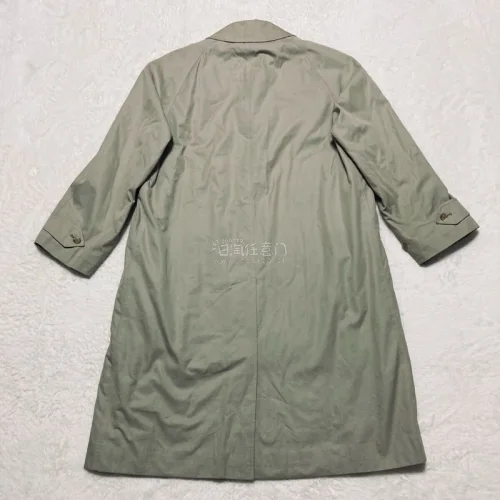 第一次用任意门购买Burberry风衣，商品与描述一致，成色很好，包装仔细，发货速度快，购物体验非常满意，以后还会继续使用！