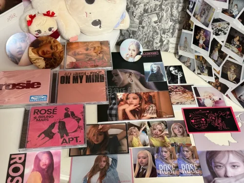 谷子终于到手啦！这次在挖煤姬日淘了超可爱的blackpink写真集，拆箱的时候幸福感拉满?
我是在煤炉站点下单的，选了自己种草的专辑，平台的使用体验真的很惊喜：
1. 汇率友好，汇率比很多转运平台低，算下来能省不少钱。
​2. 省心代清关：不用自己填面单，平台会帮忙...